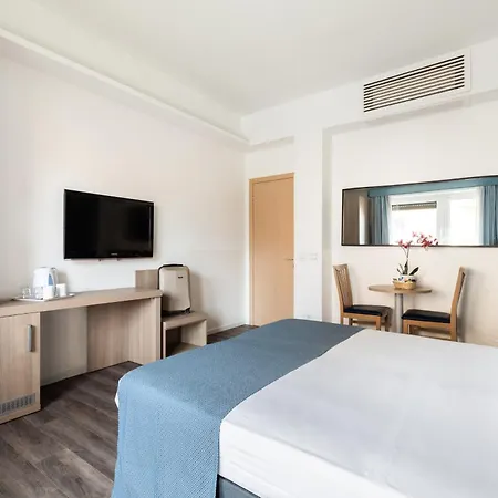 Fleming By Hili Πανσιόν