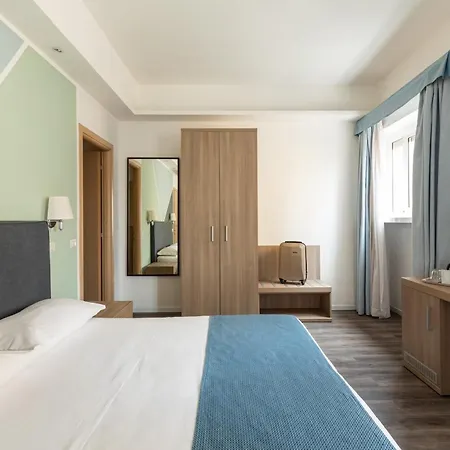 Πανσιόν Fleming By Hili 4*