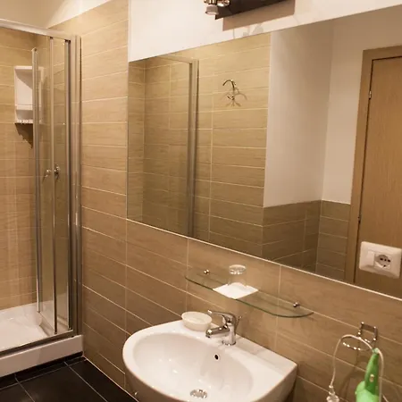 Fleming By Hili Πανσιόν